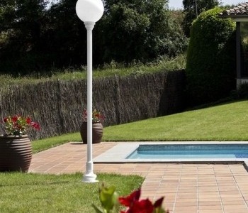 Cómo elegir farolas de jardín
